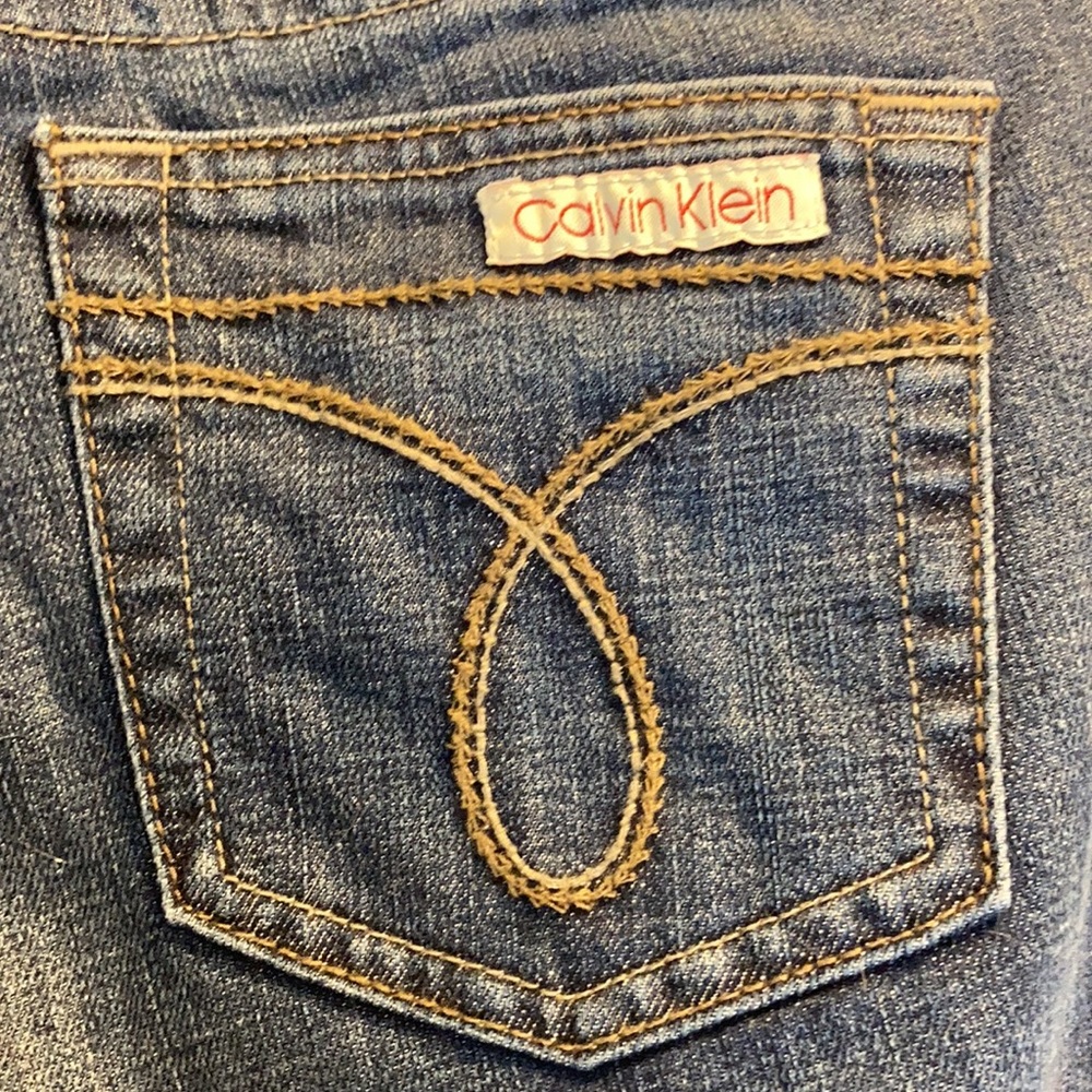 ✨Host Pick✨ Calvin Klein Jeans - Picture 4 of 5